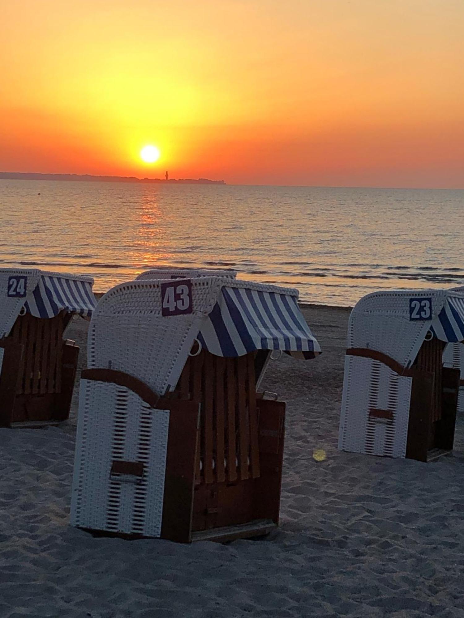 Ferienwohnung- Nur 60 Meter Vom Strand Scharbeutz Bagian luar foto